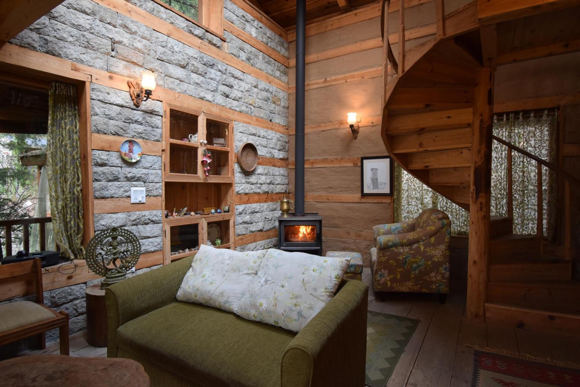 Kudrat - A Boutique Homestay- Tirthan Valley Gushaini Esterno foto